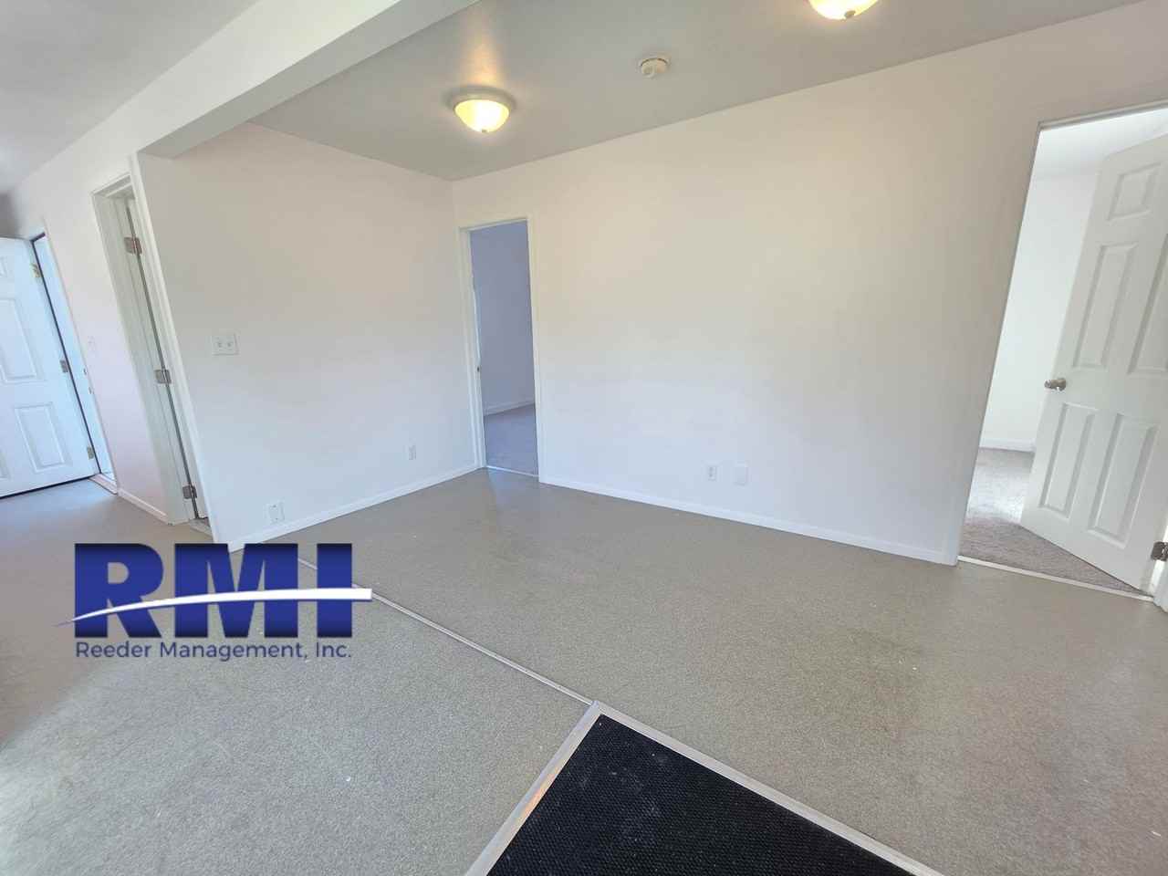 2214 15th St - Photo 4 of 10