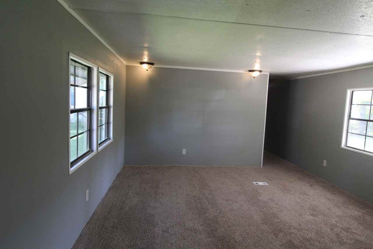 8433 Pin Oak Rd - Photo 4 of 18