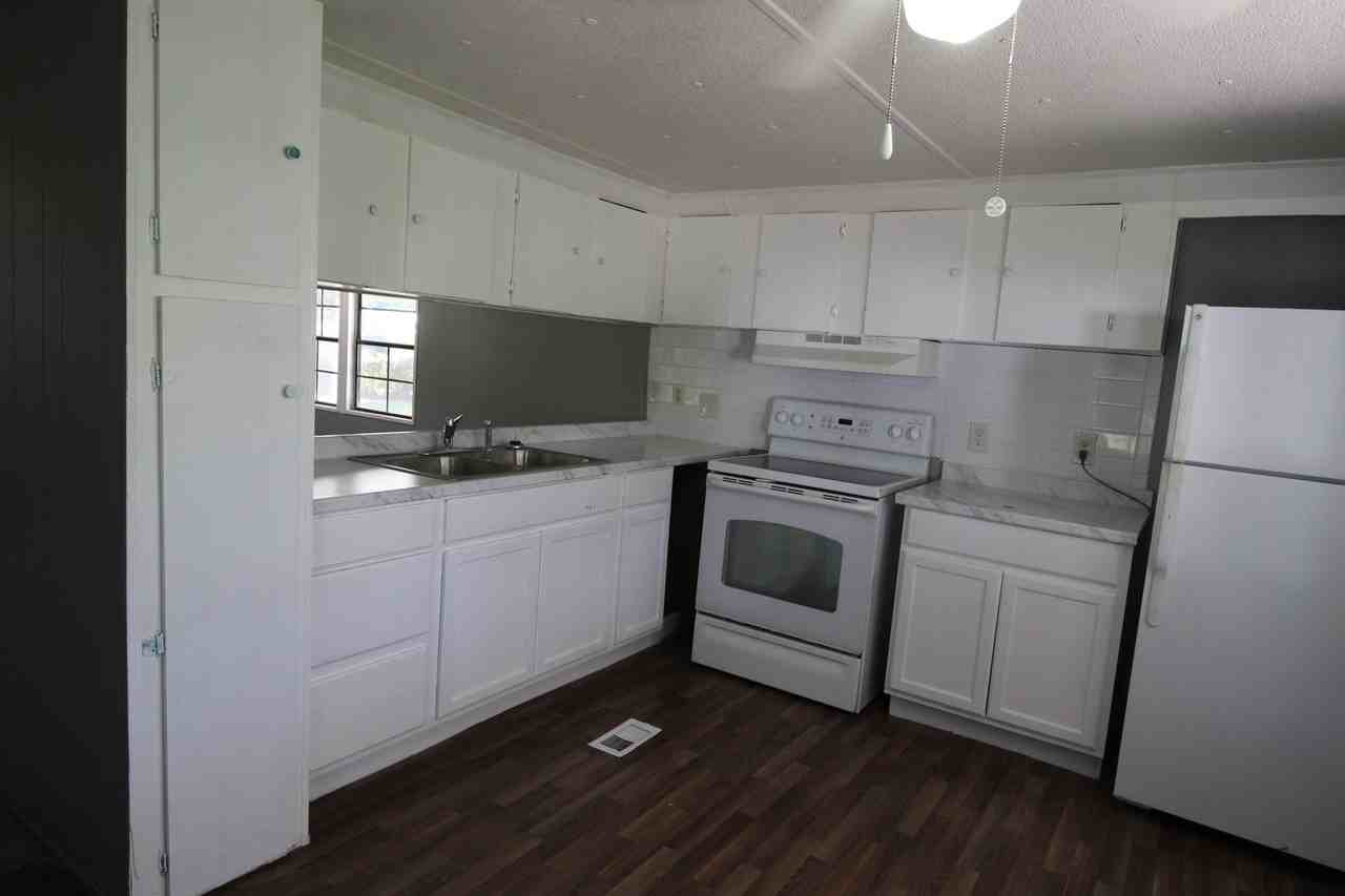 8433 Pin Oak Rd - Photo 5 of 18