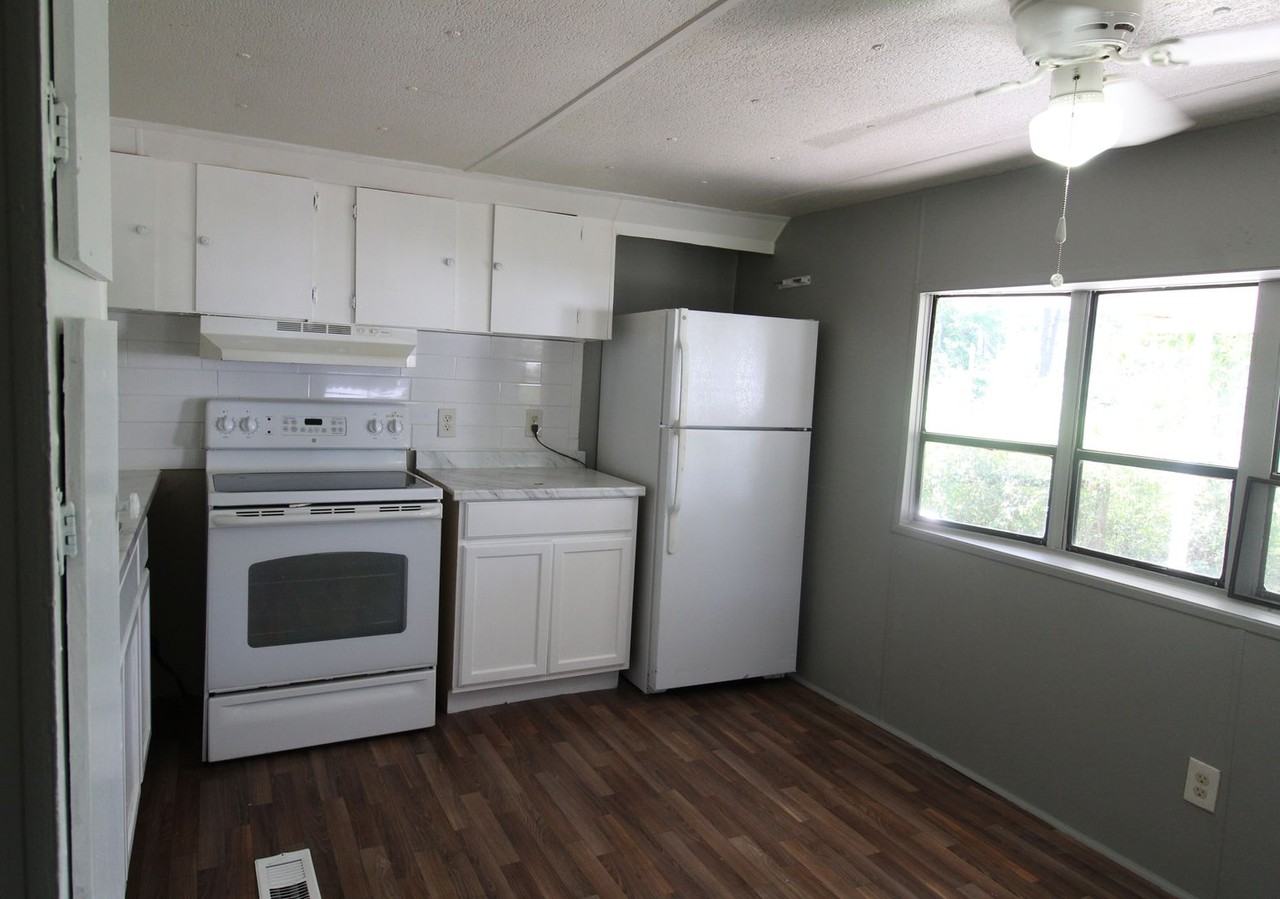 8433 Pin Oak Rd - Photo 6 of 18