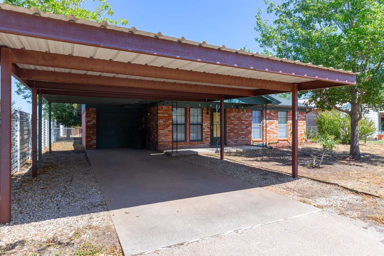 2018 Summers St - Photo 2 of 27
