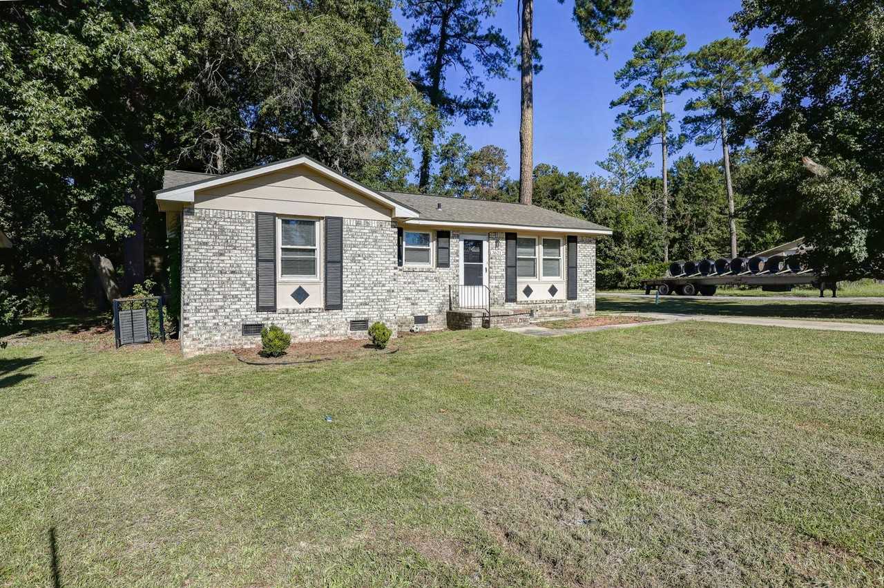 3621 Baywater Dr - Photo 2 of 28