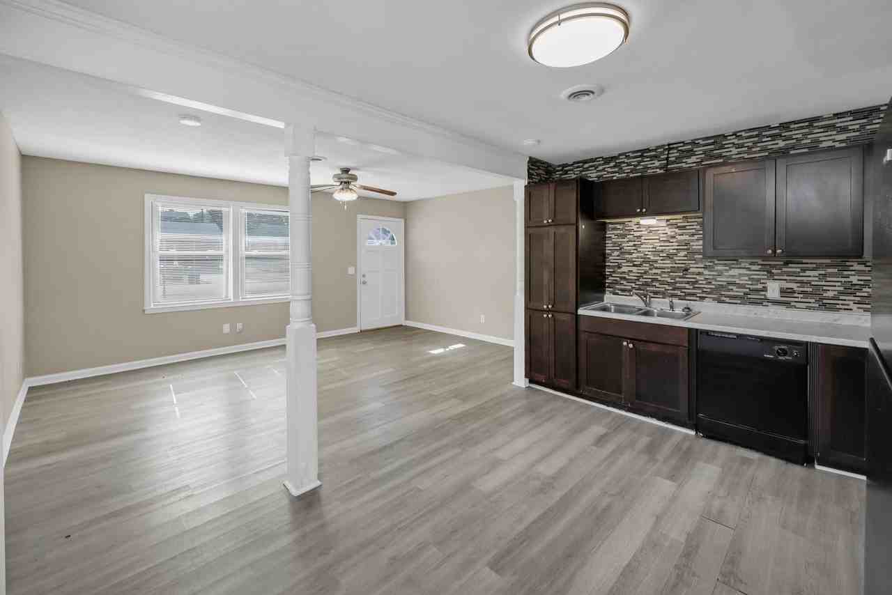 3621 Baywater Dr - Photo 7 of 28