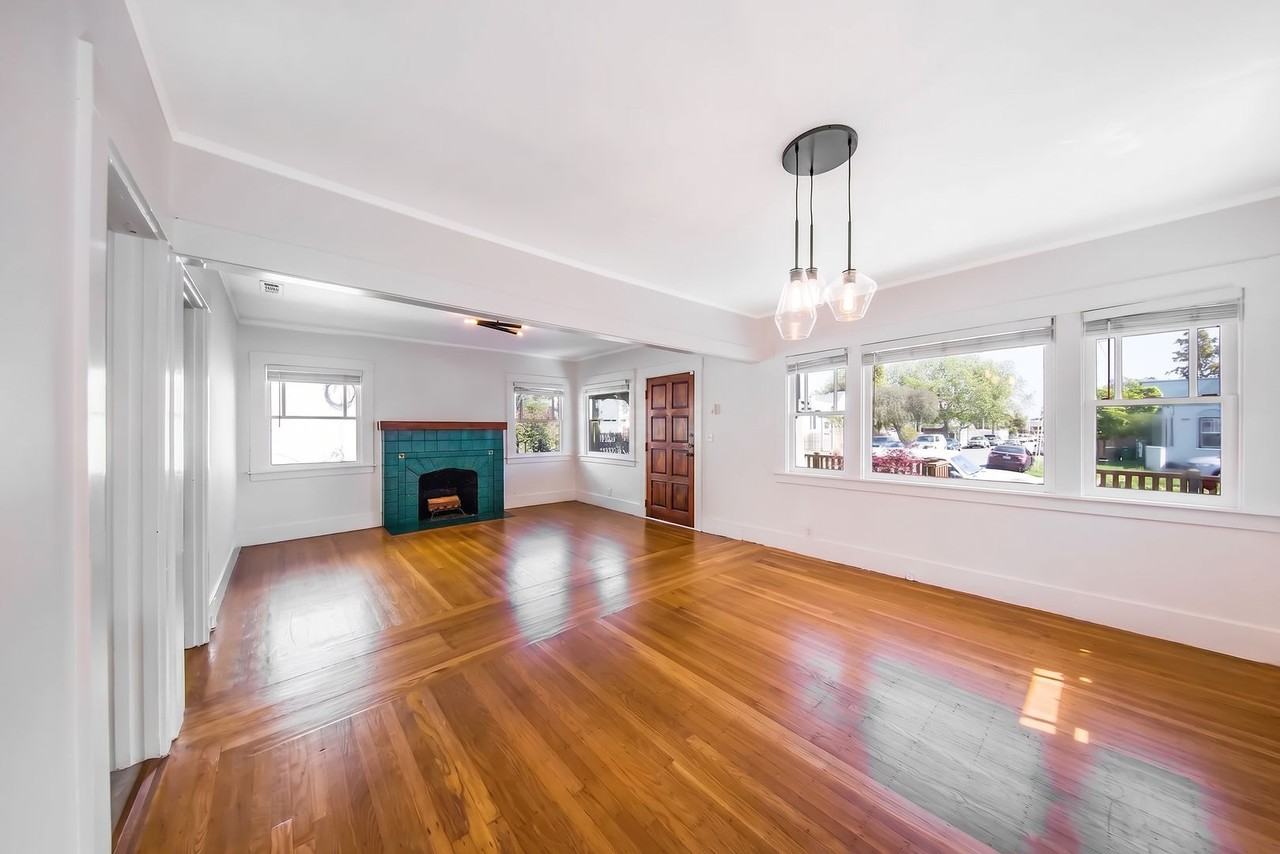 2215 57th Ave - Photo 4 of 19