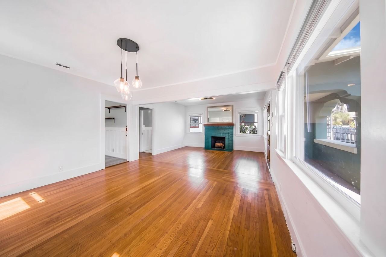 2215 57th Ave - Photo 5 of 19