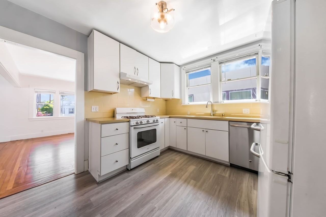 2215 57th Ave - Photo 7 of 19