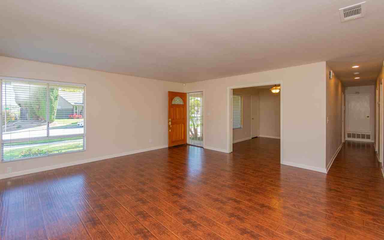 4121 Bryan St - Photo 4 of 28