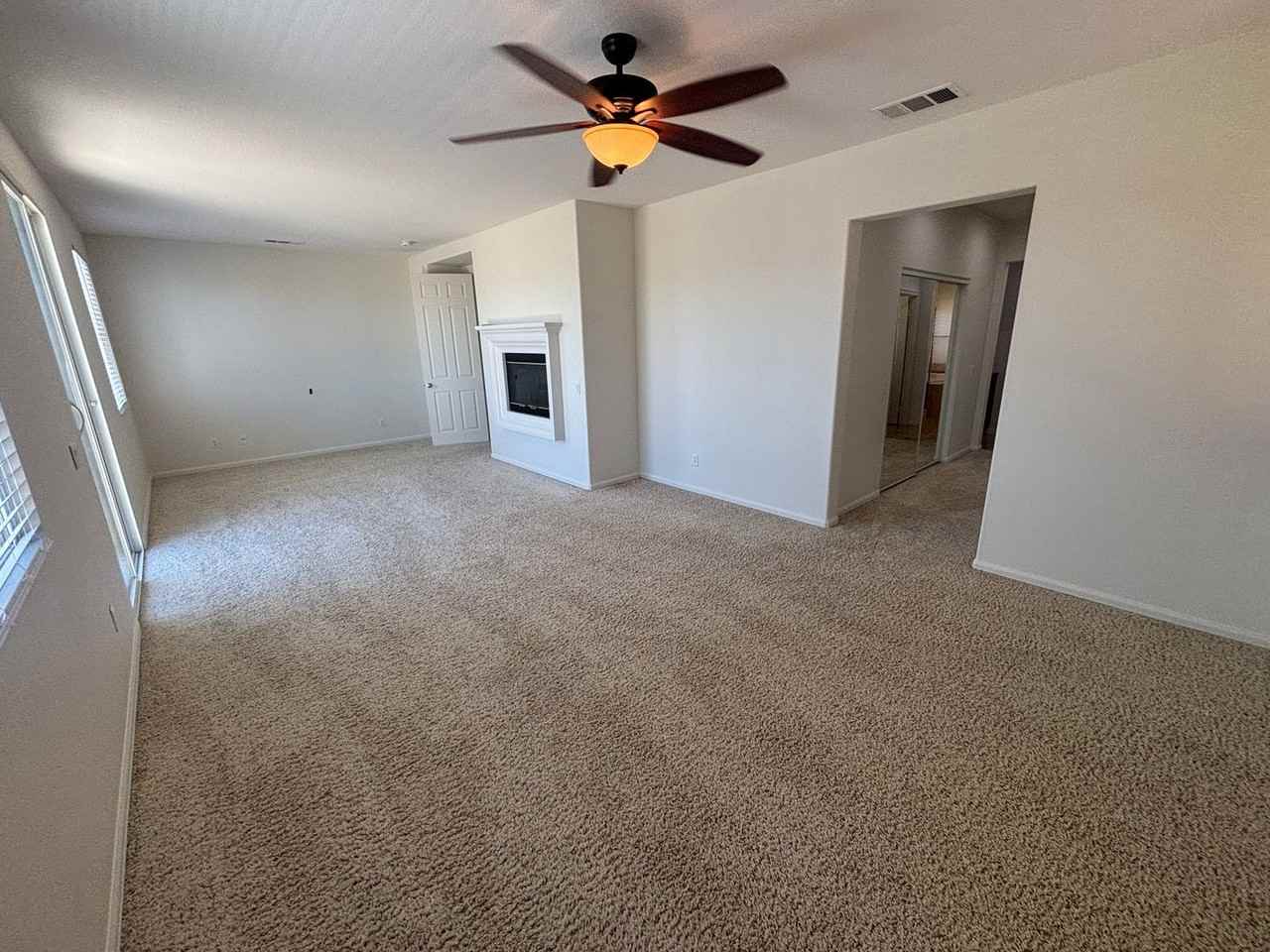 2307 Thorncroft Cir - Photo 6 of 22