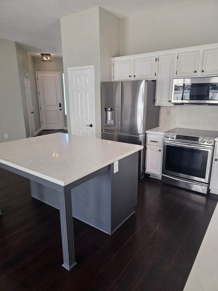 27550 Nellie Ct - Photo 4 of 17