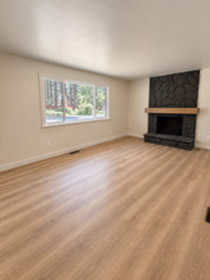 1145 Keller Rd - Photo 3 of 10