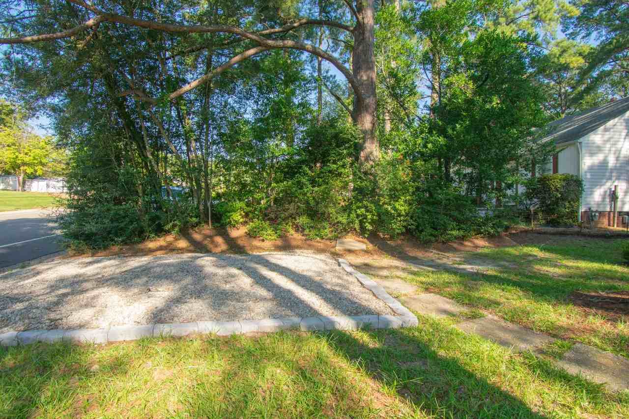808 Mckimmon Rd - Photo 2 of 22