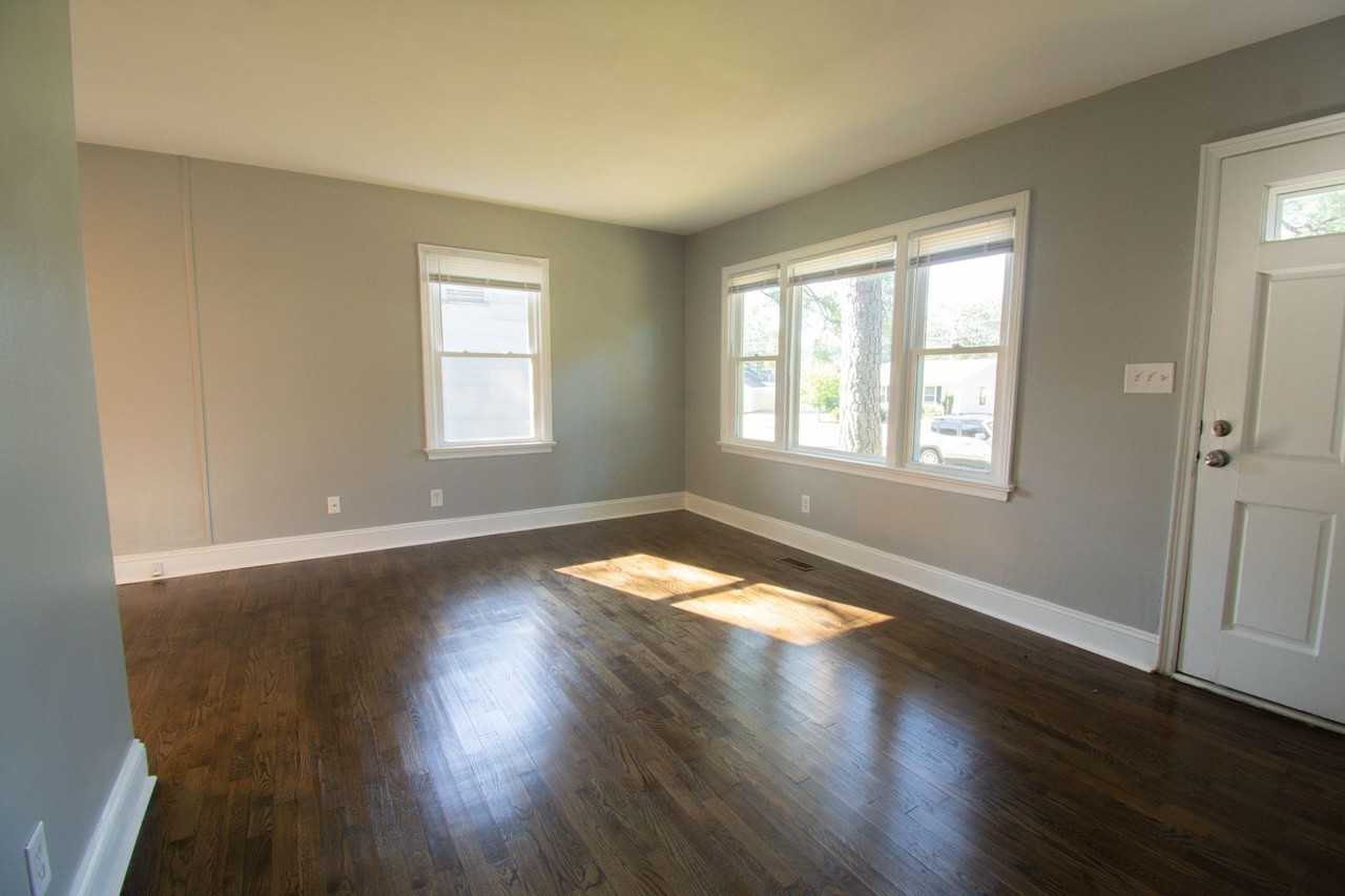 808 Mckimmon Rd - Photo 3 of 22