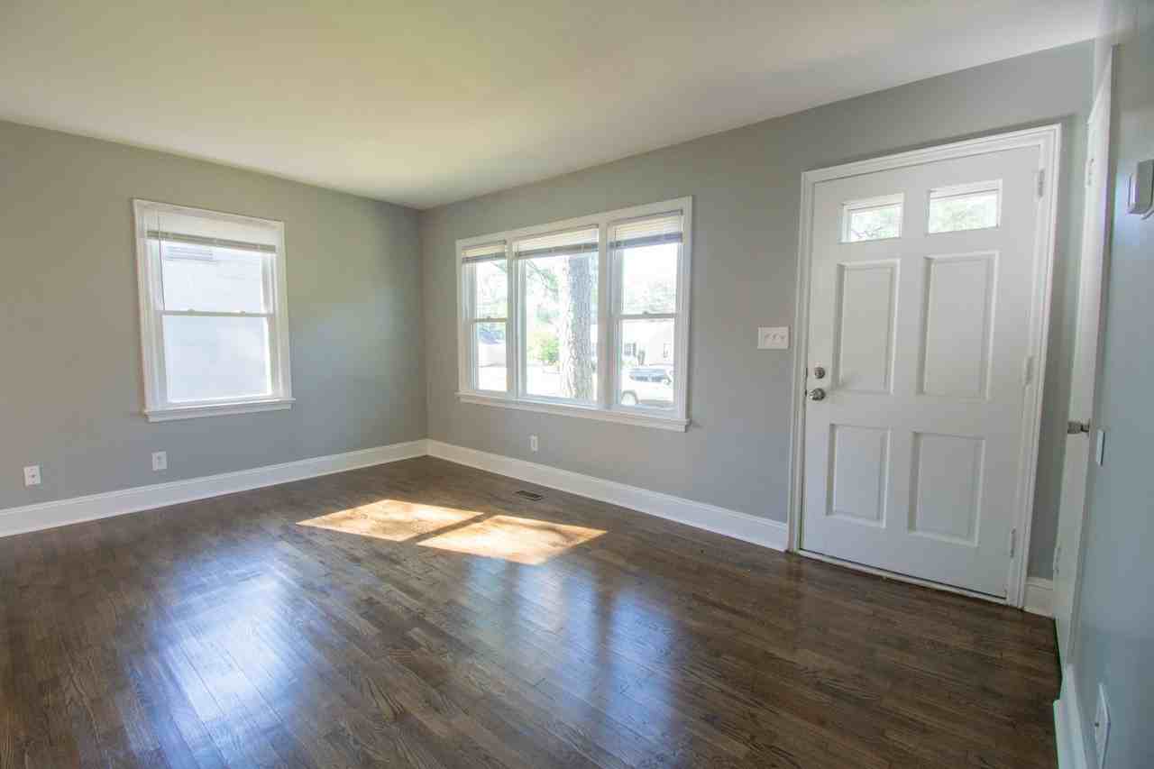 808 Mckimmon Rd - Photo 4 of 22