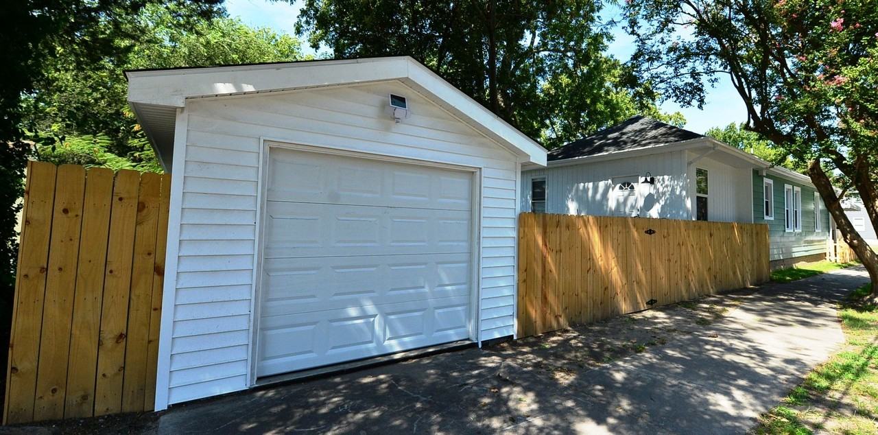 1301 W 37th St - Photo 2 of 30
