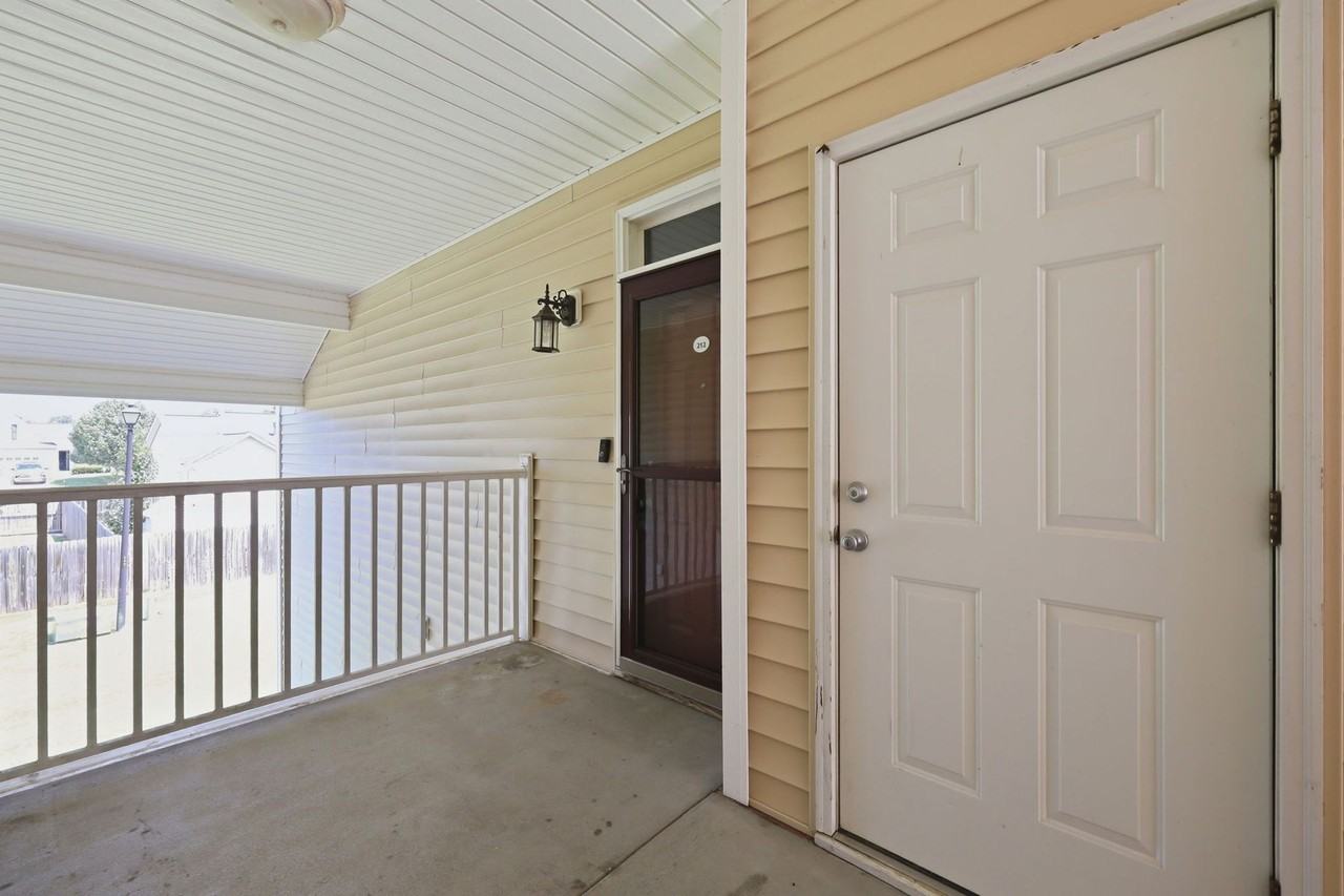 1320 Kershaw Loop #212 - Photo 5 of 50