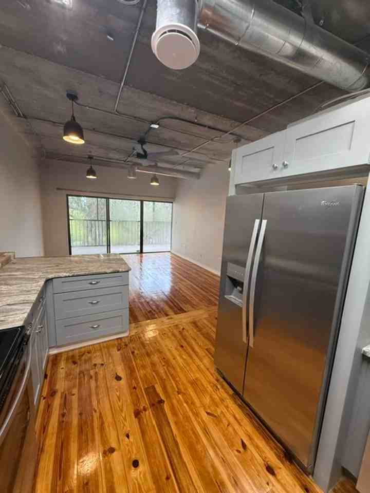 2201 Boundary St - Photo 4 of 14