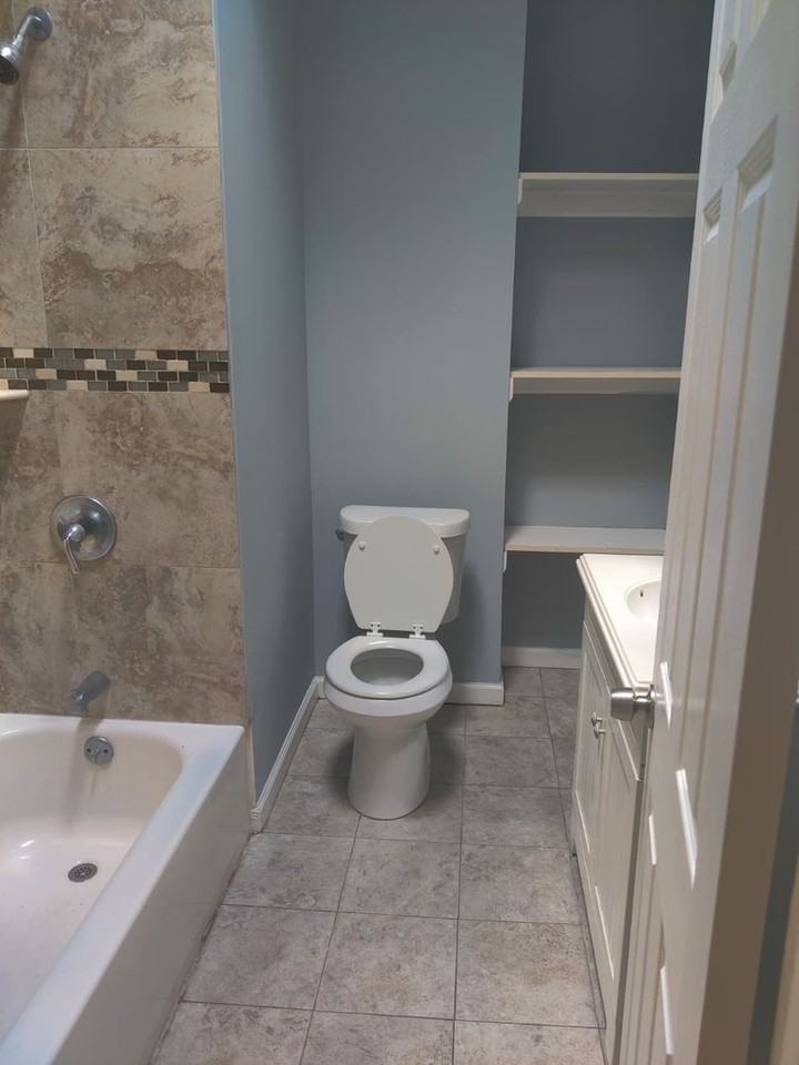 403 E Rockland St - Photo 5 of 7