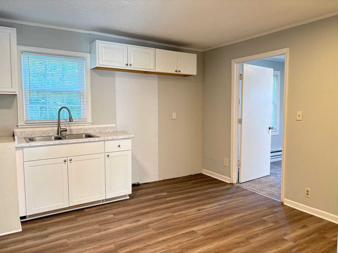 113 Pond St - Photo 6 of 16