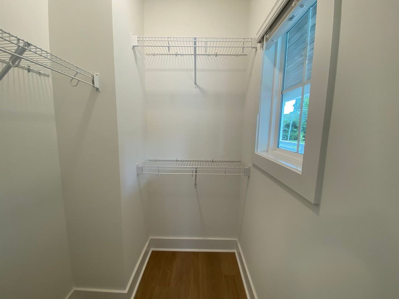 489 Martin Ave - Photo 6 of 6