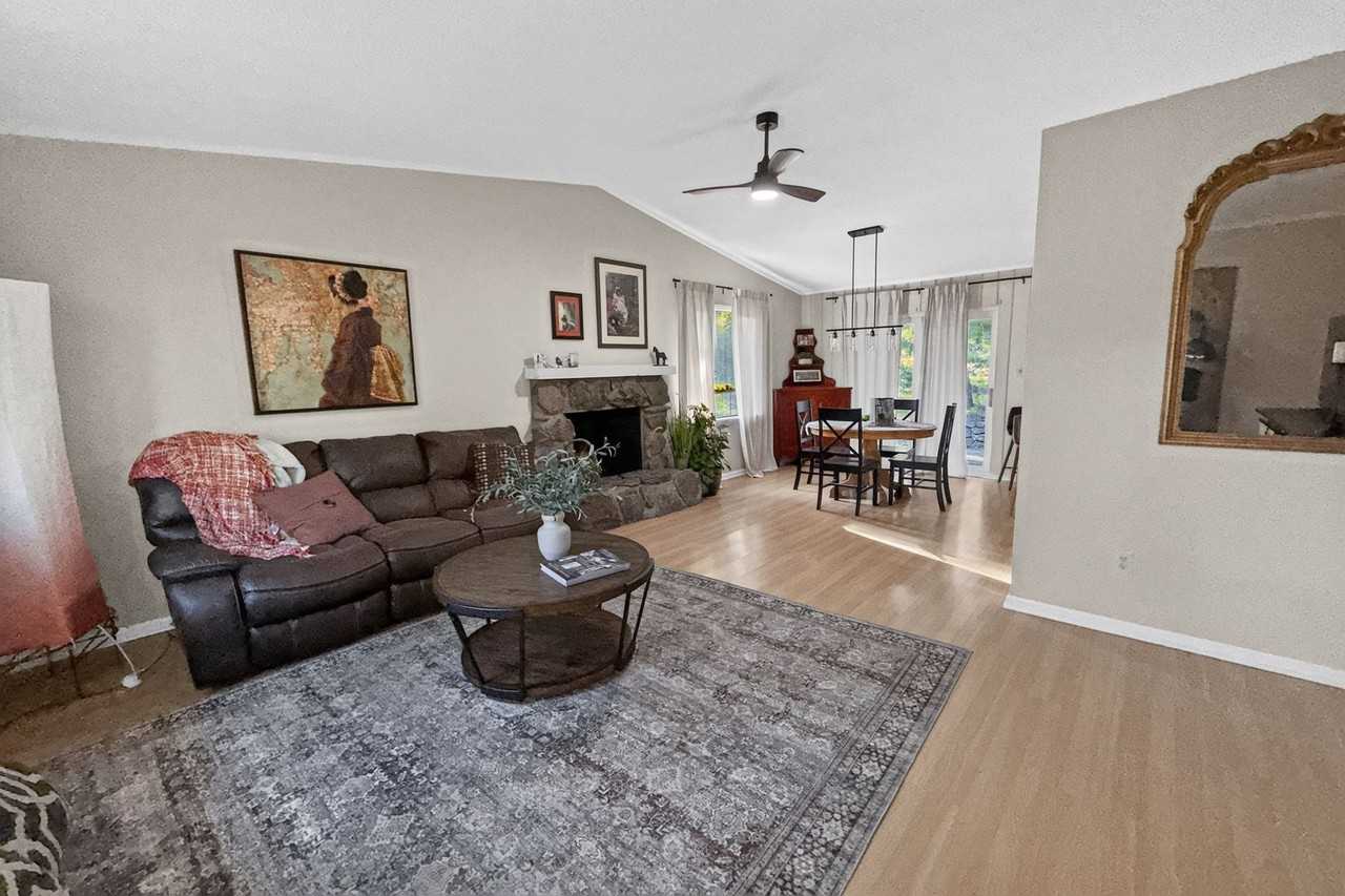 27535 Mountain Park Rd - Photo 6 of 22