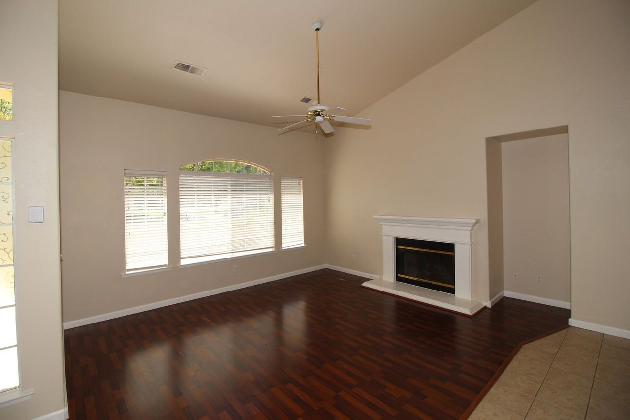 2747 Browning Ave - Photo 3 of 15