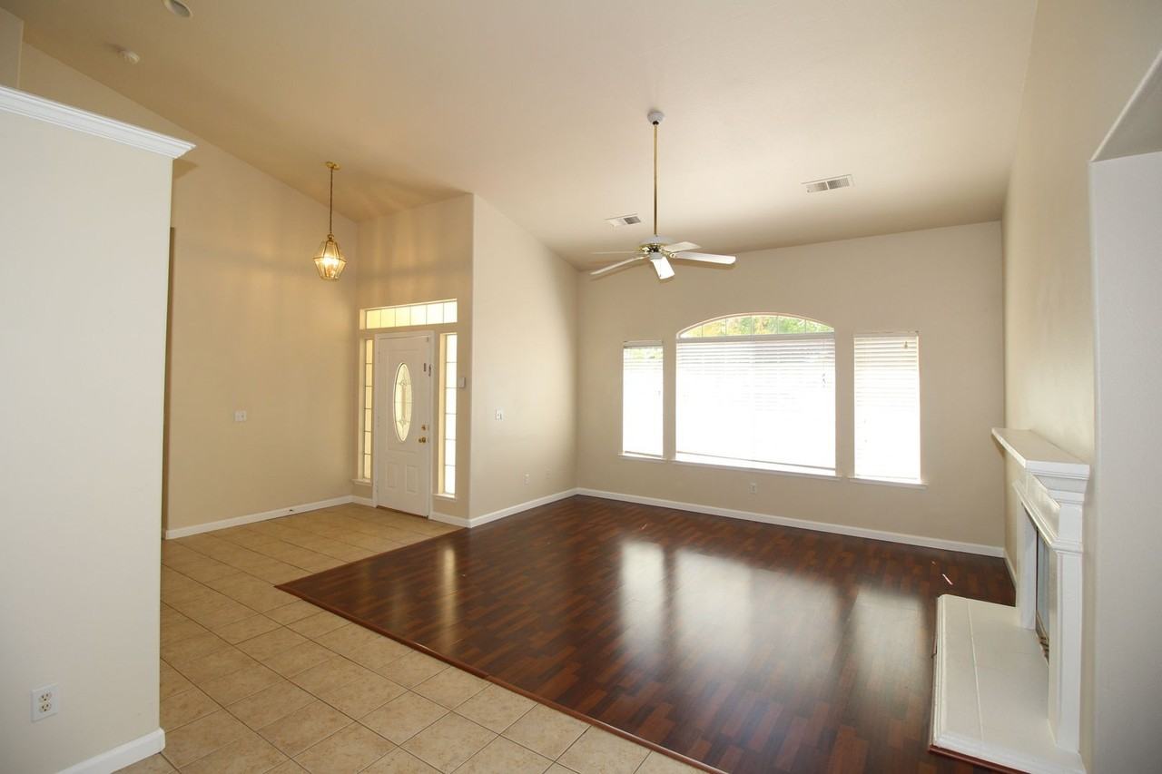 2747 Browning Ave - Photo 5 of 15