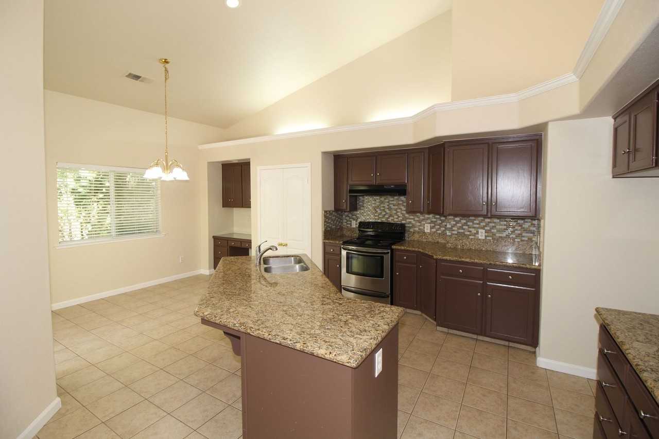 2747 Browning Ave - Photo 6 of 15