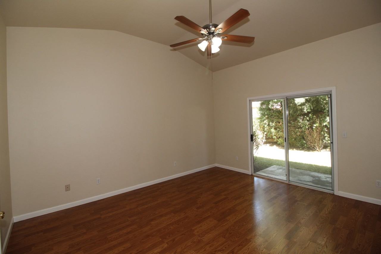 2747 Browning Ave - Photo 7 of 15