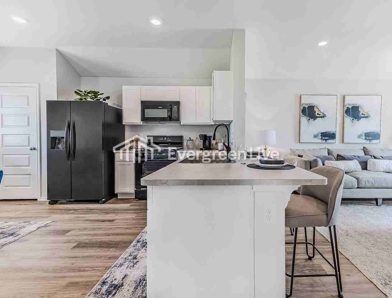 2102 W 30th Pl - Photo 4 of 15
