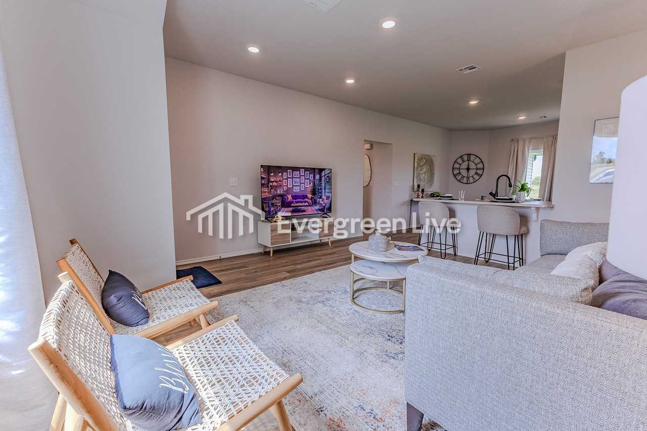2102 W 30th Pl - Photo 5 of 15