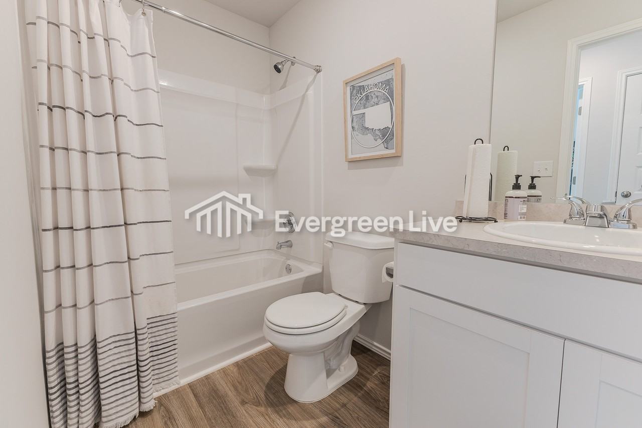 2102 W 30th Pl - Photo 3 of 15