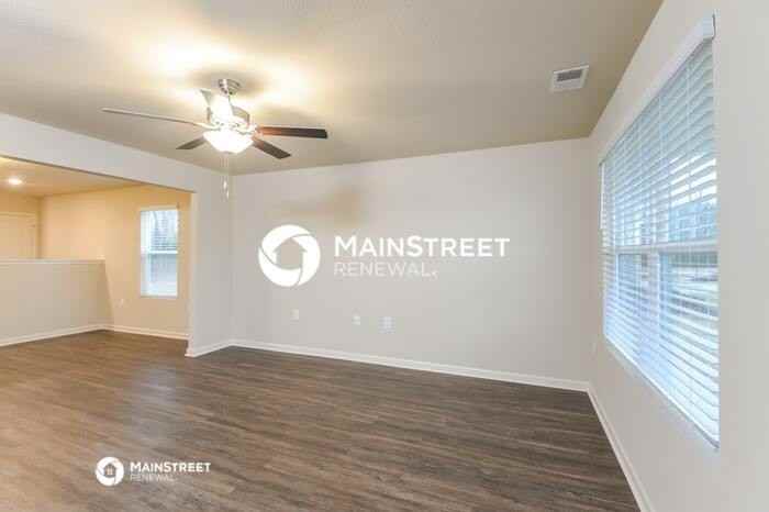 690 Clover Cir - Photo 5 of 17