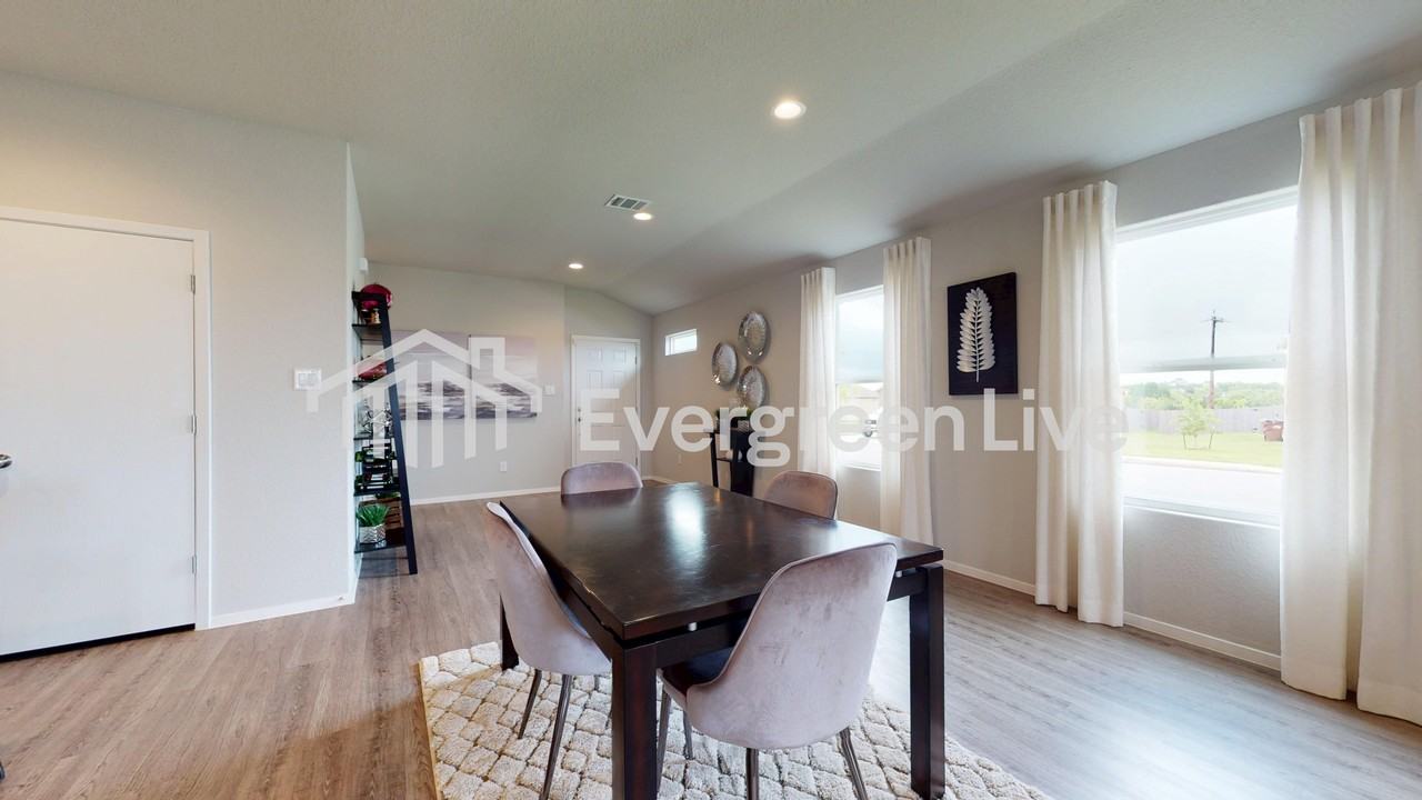 8056 Chesapeake Trl - Photo 5 of 15