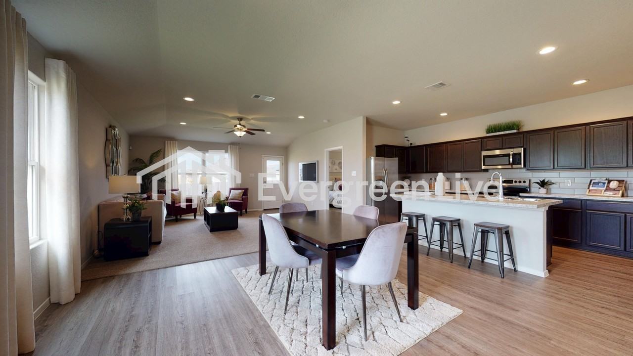 8056 Chesapeake Trl - Photo 6 of 15