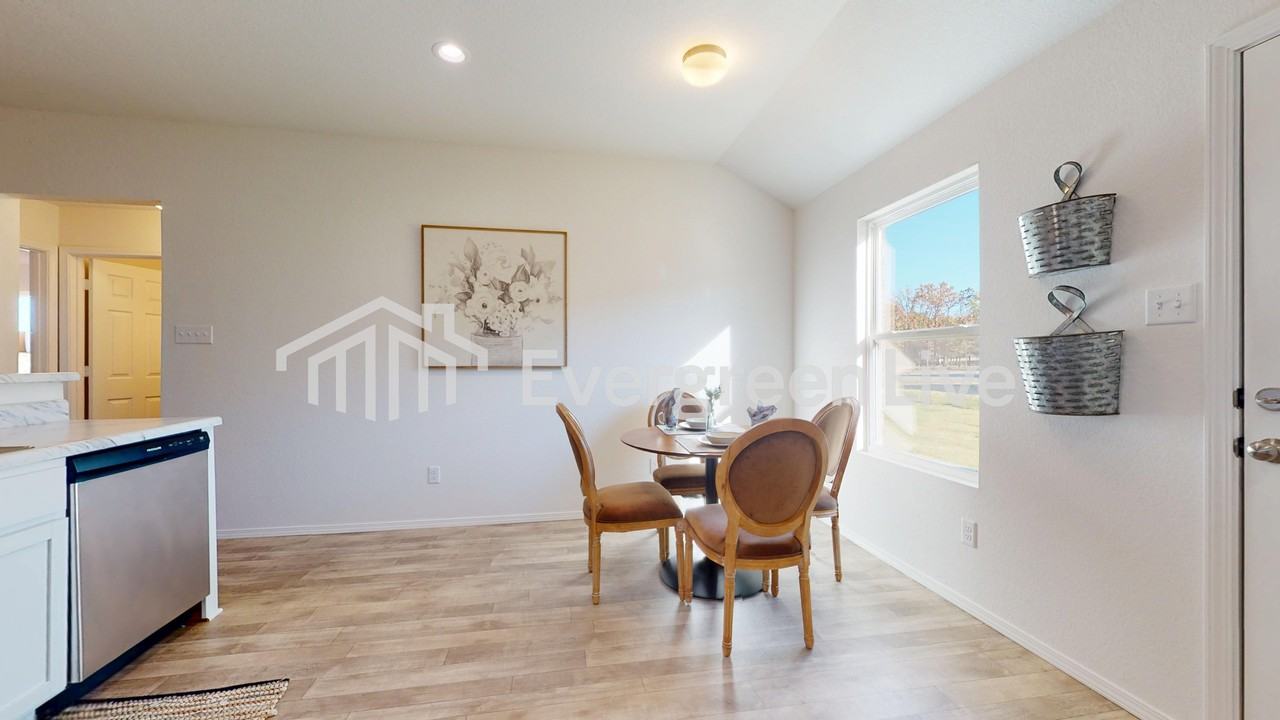 1207 Manor Oaks Blvd - Photo 3 of 15