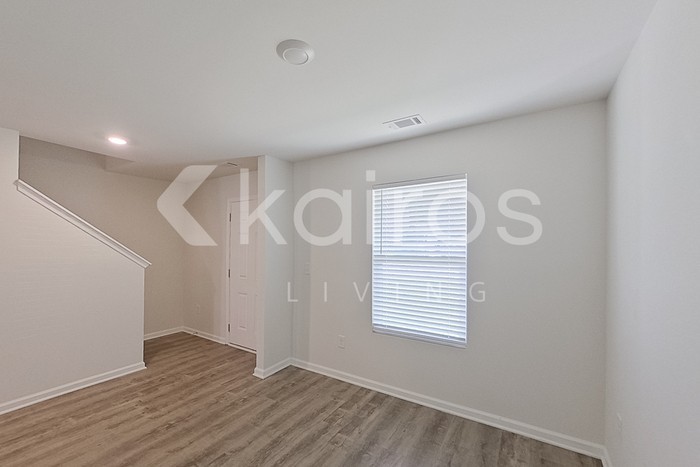 822 Vistamount Path - Photo 2 of 27