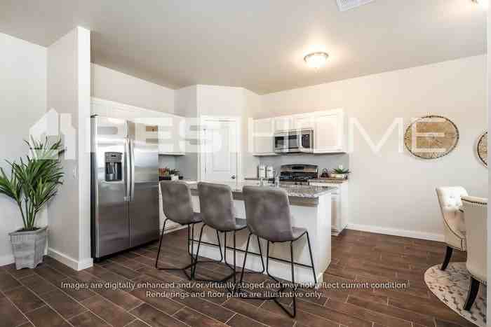 960B Elowyn St #B - Photo 2 of 18