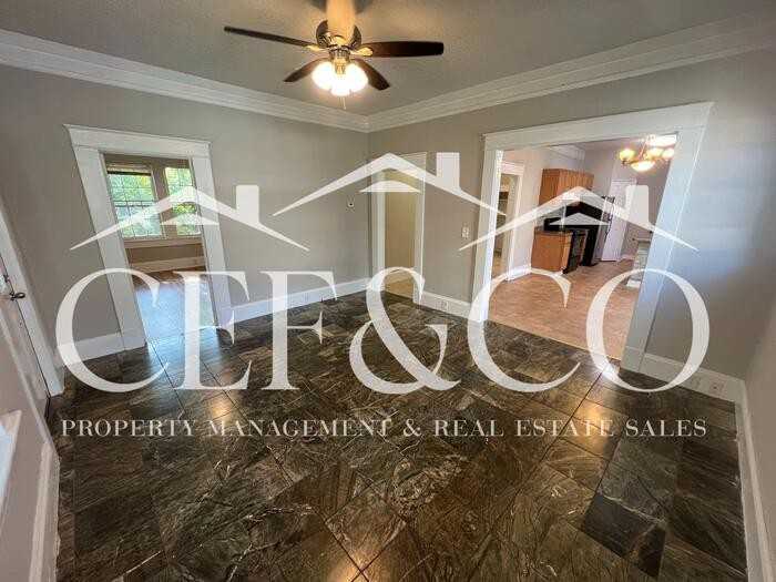 319 S Hampton Dr - Photo 3 of 14