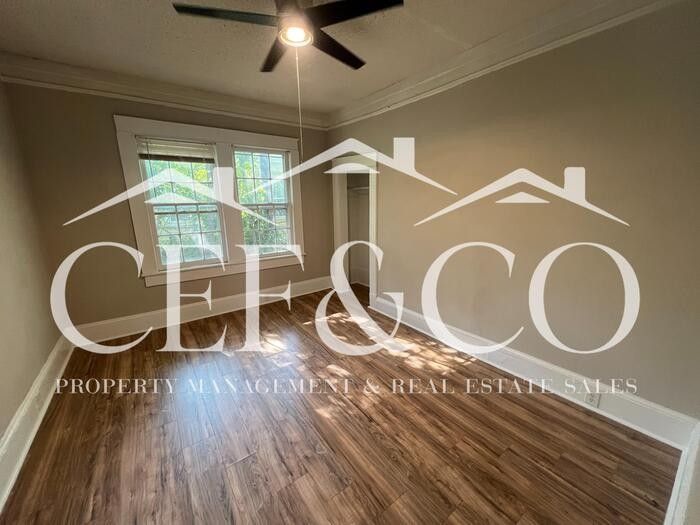 319 S Hampton Dr - Photo 4 of 14