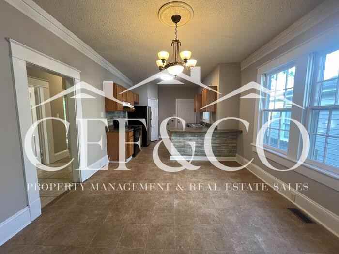 319 S Hampton Dr - Photo 5 of 14