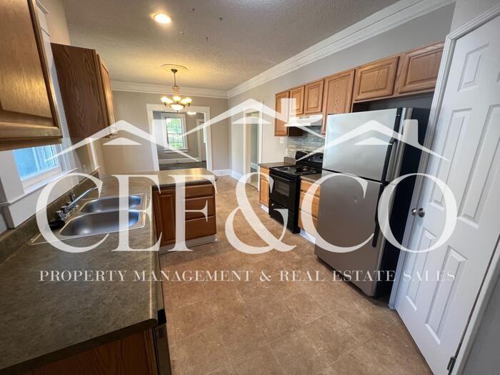 319 S Hampton Dr - Photo 7 of 14