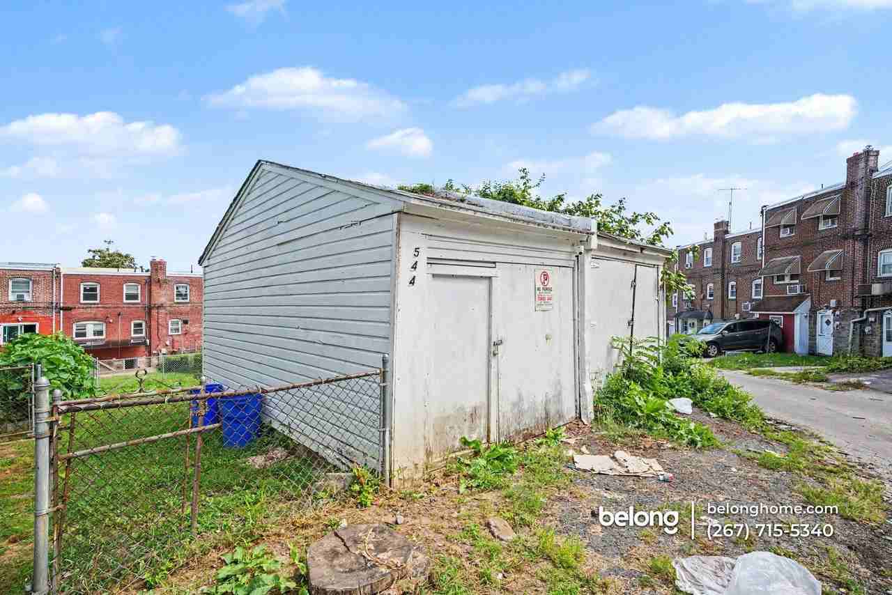 544 Wiltshire Rd - Photo 2 of 24