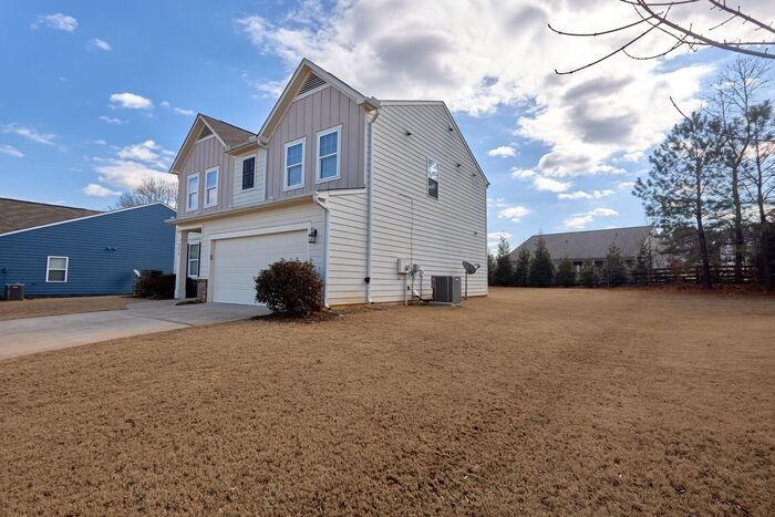 4675 Trailwinds Run - Photo 2 of 32