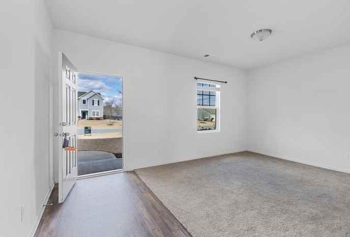 4675 Trailwinds Run - Photo 6 of 32