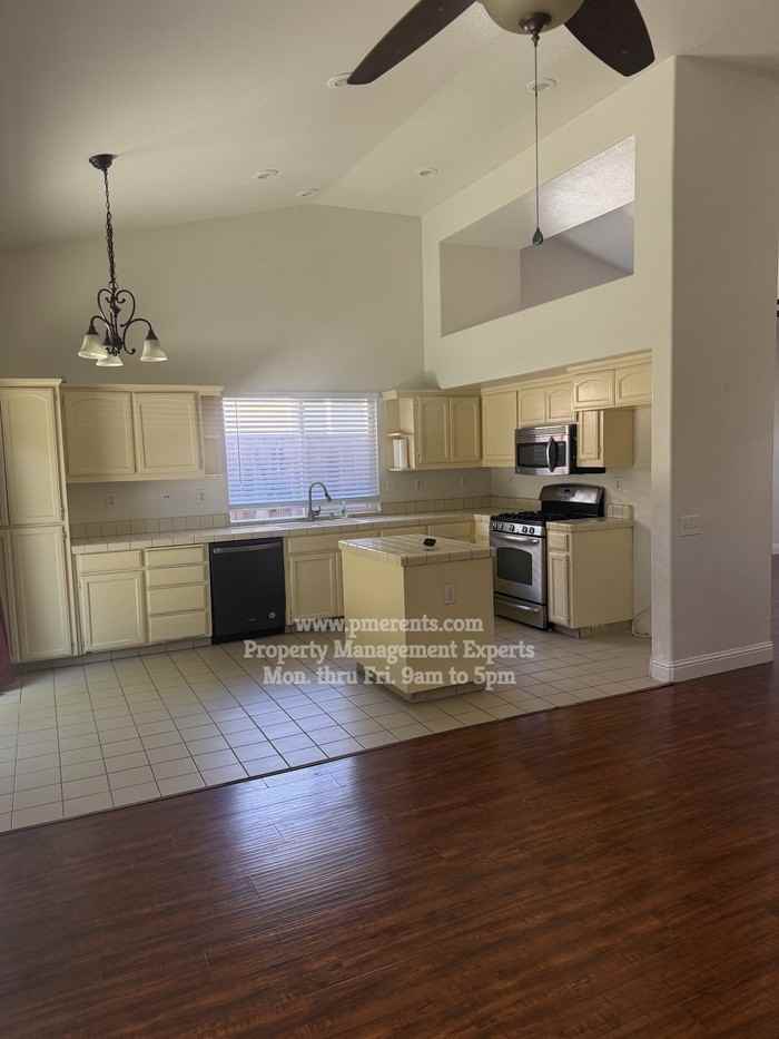 3175 Autumn Chase Cir - Photo 2 of 13