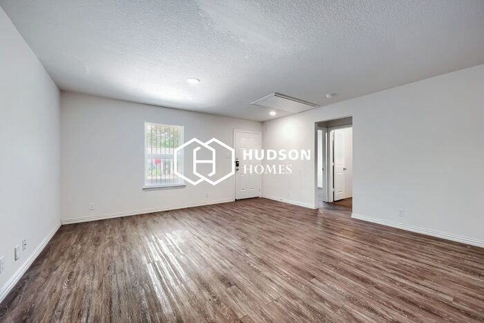 4126 San Luis St - Photo 3 of 14