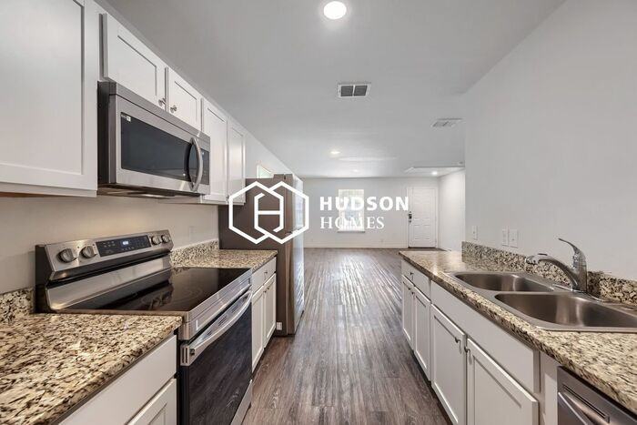 4126 San Luis St - Photo 6 of 14