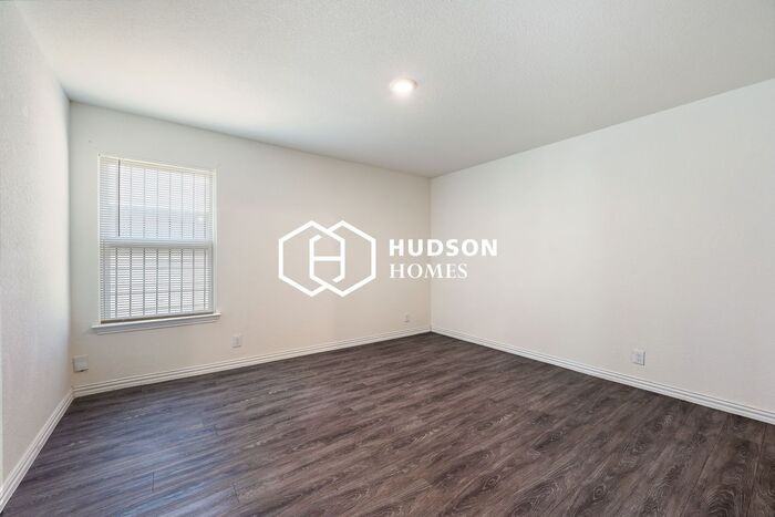 4126 San Luis St - Photo 7 of 14
