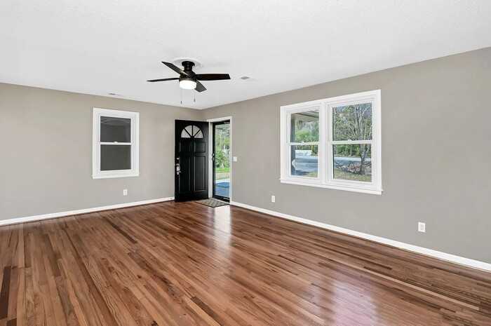 2825 Franklin St - Photo 3 of 28