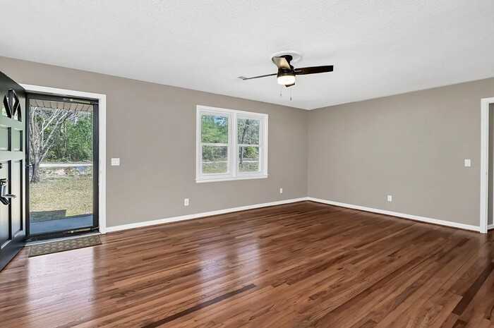 2825 Franklin St - Photo 4 of 28